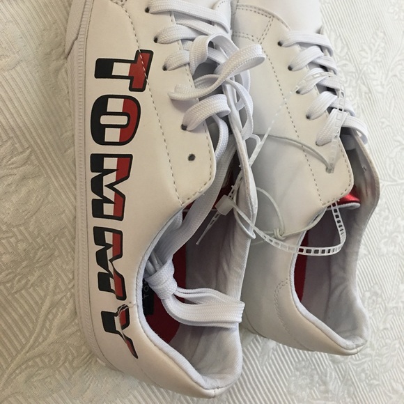 Tommy Hilfiger White Sneakers Sizes: 6.5, 7.5 - Picture 4 of 5